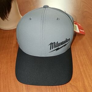 Milwaukee Worksin Performance Fitted Hat Cap S-M -Dark Gray Black S-M New
